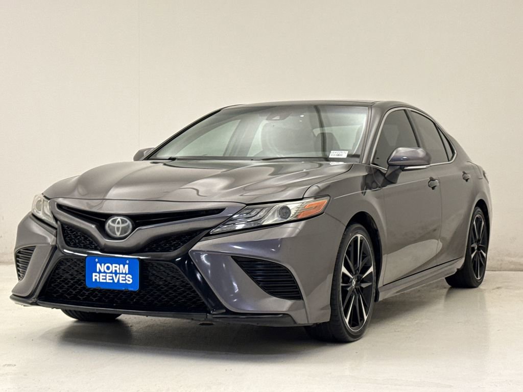 Used 2019 Toyota Camry XSE image 2