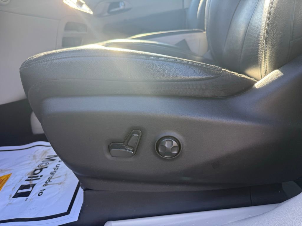 Used 2022 Chrysler Pacifica Touring-L image 26