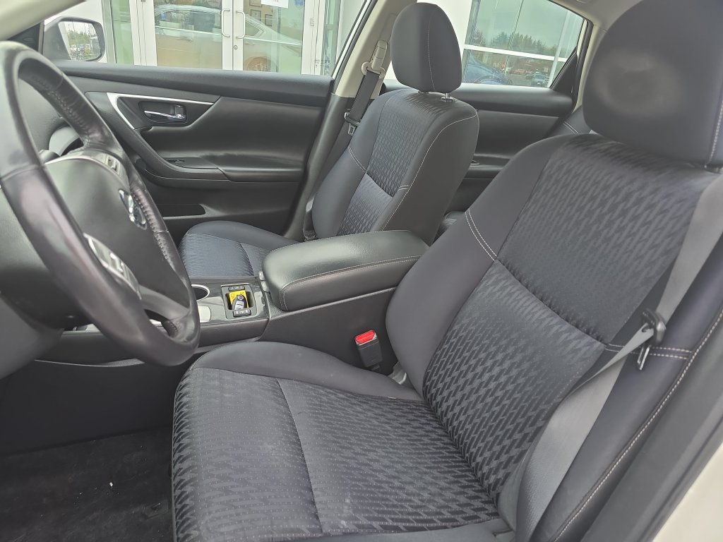 Used 2018 Nissan Altima 2.5 SV FWD image 9
