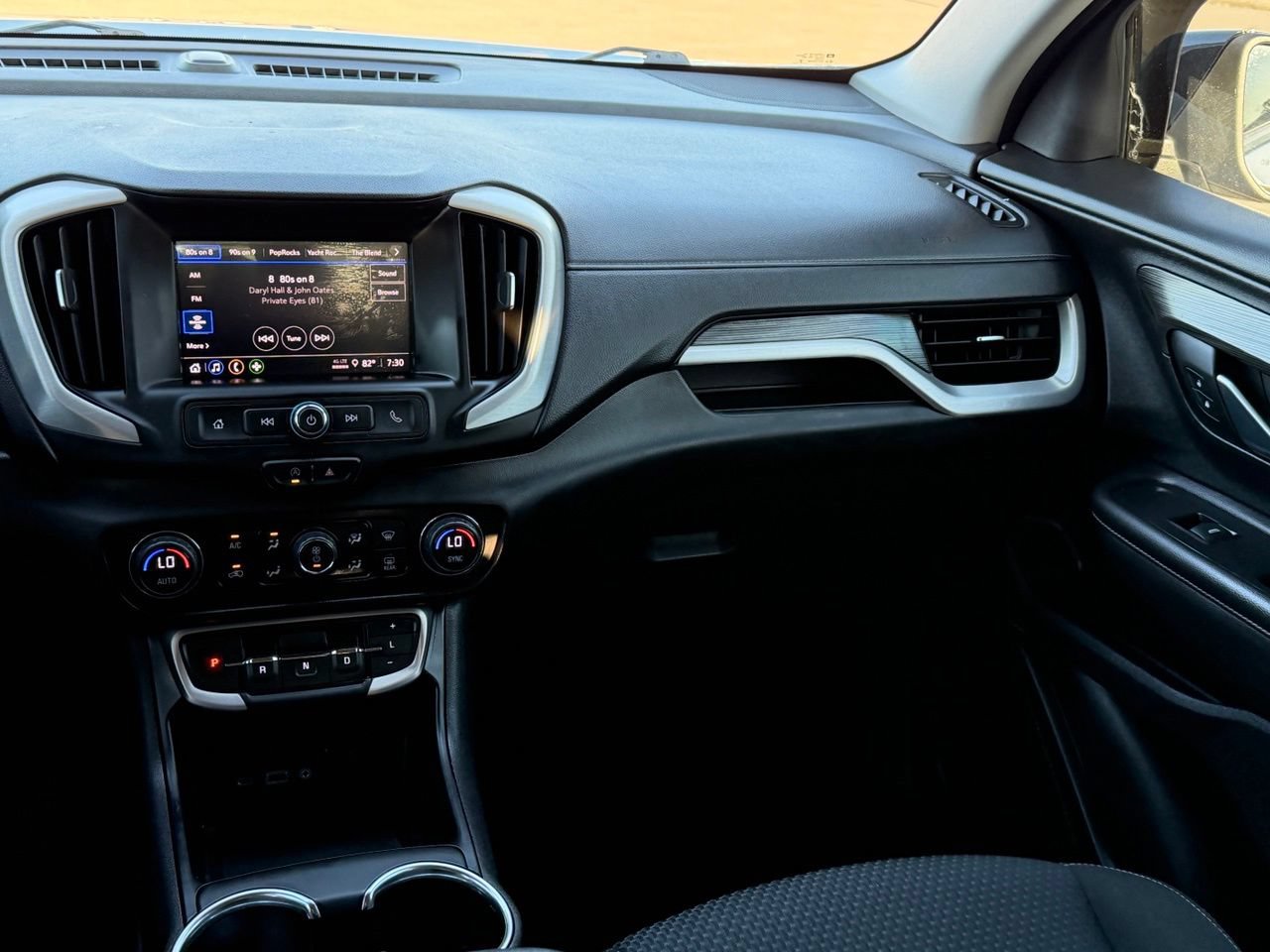 Used 2022 GMC Terrain SLE w/ Driver Convenience Package FWD image 14