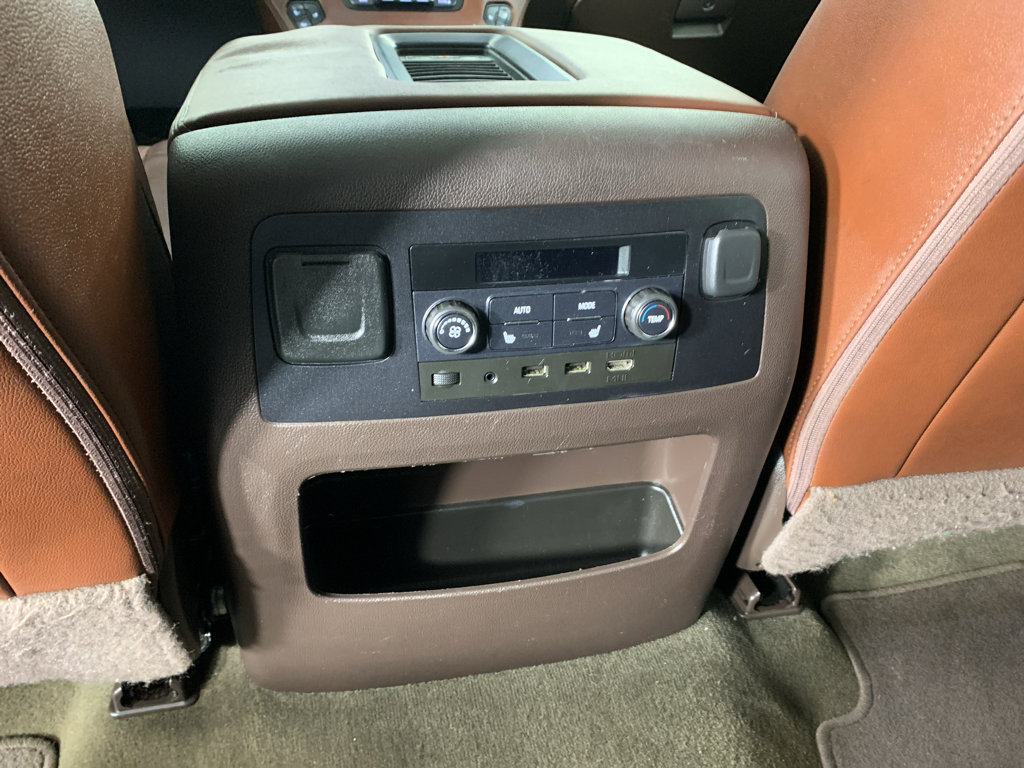Used 2017 Chevrolet Suburban Premier image 33