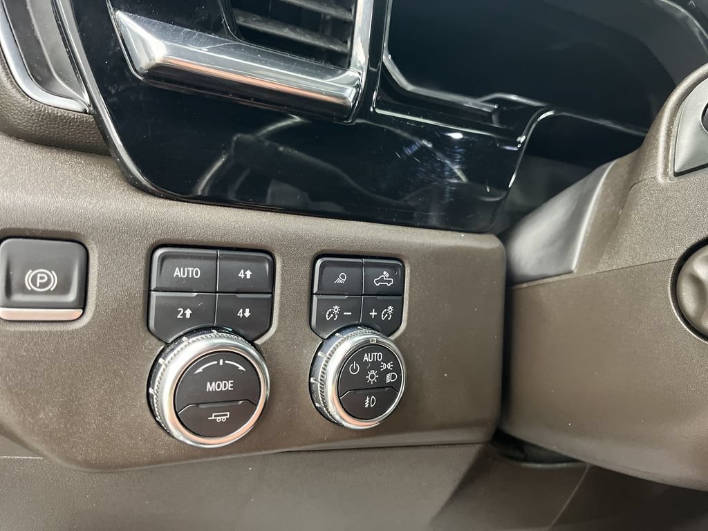 Used 2022 GMC Sierra 1500 SLT w/ SLT Premium Plus Package AWD/4WD image 13