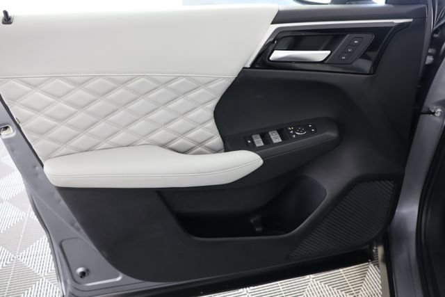 Used 2024 Mitsubishi Outlander SEL image 24