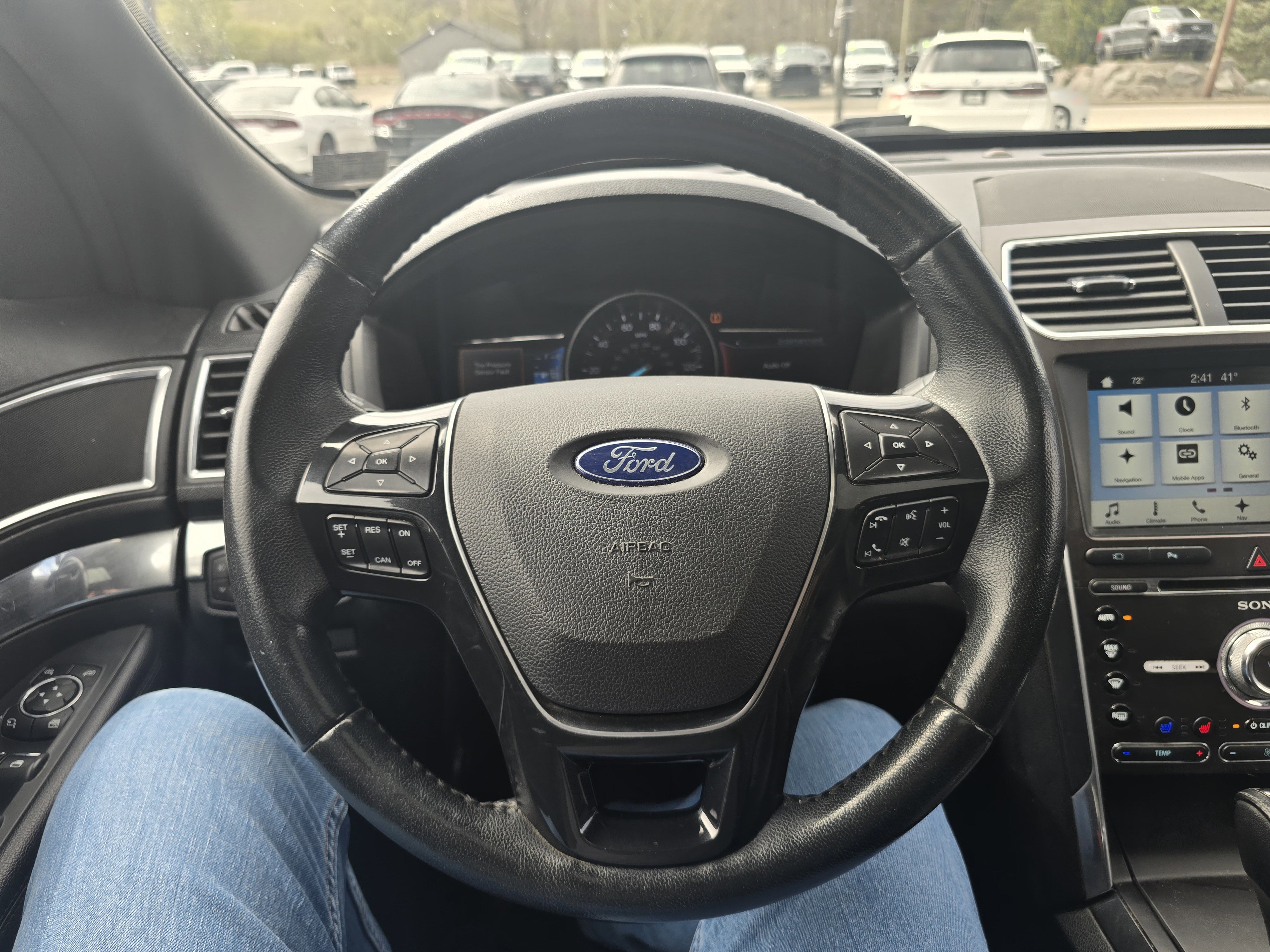 Used 2017 Ford Explorer Limited image 17