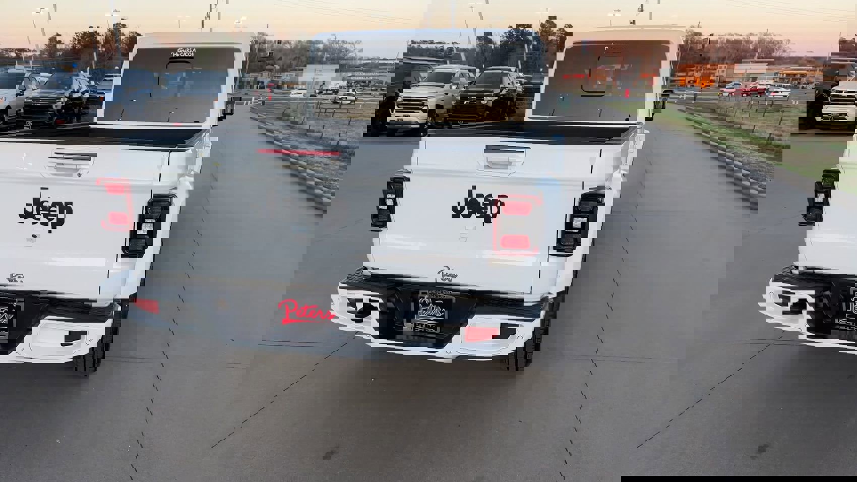 Used 2023 Jeep Gladiator Overland image 8