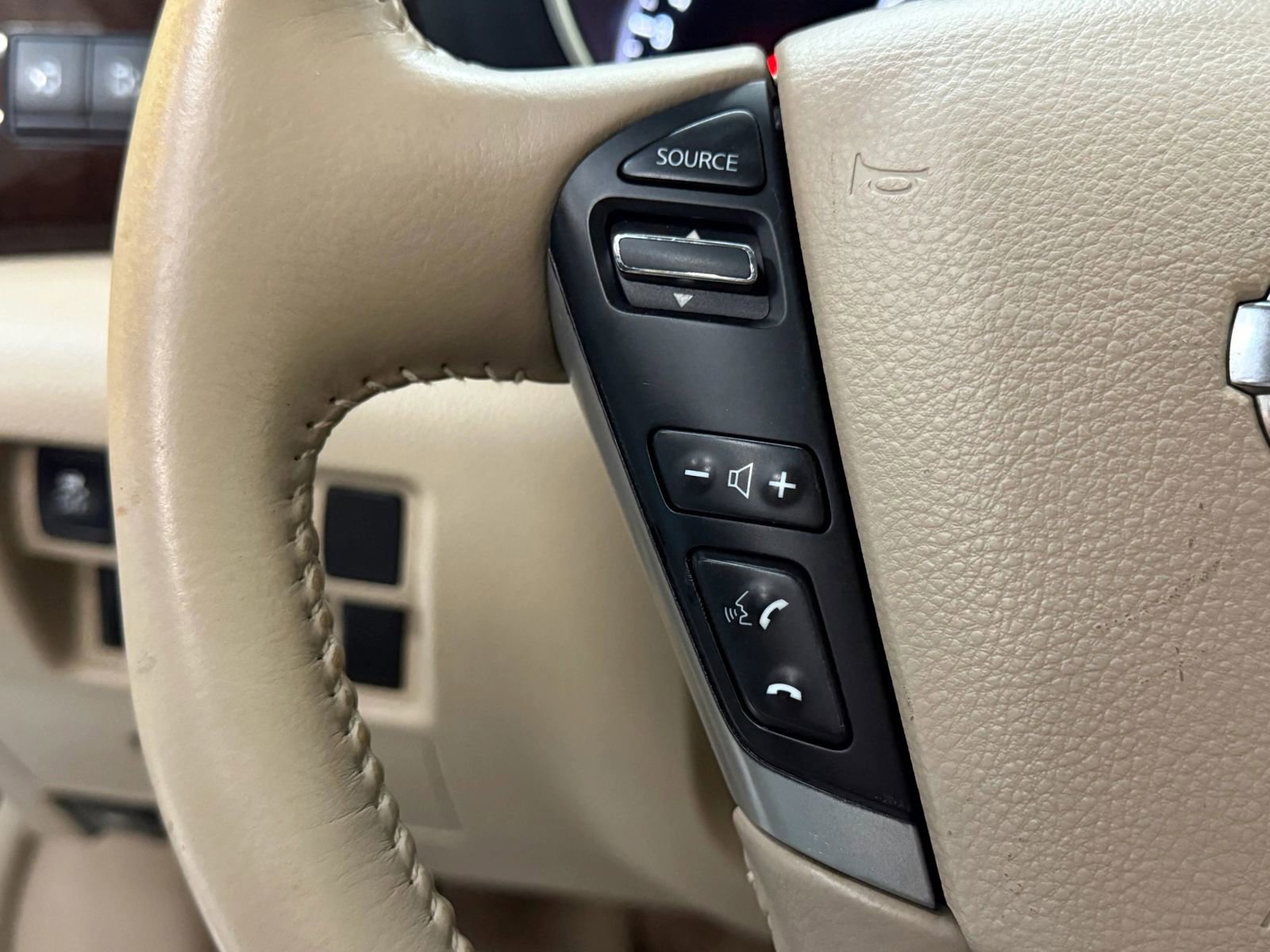 Used 2013 Nissan Quest SL image 28