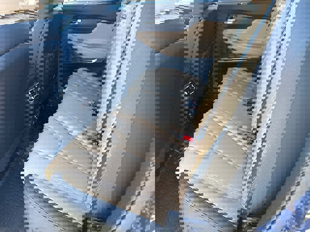 Used 2021 Hyundai Santa Fe Calligraphy w/ Cargo Package image 9