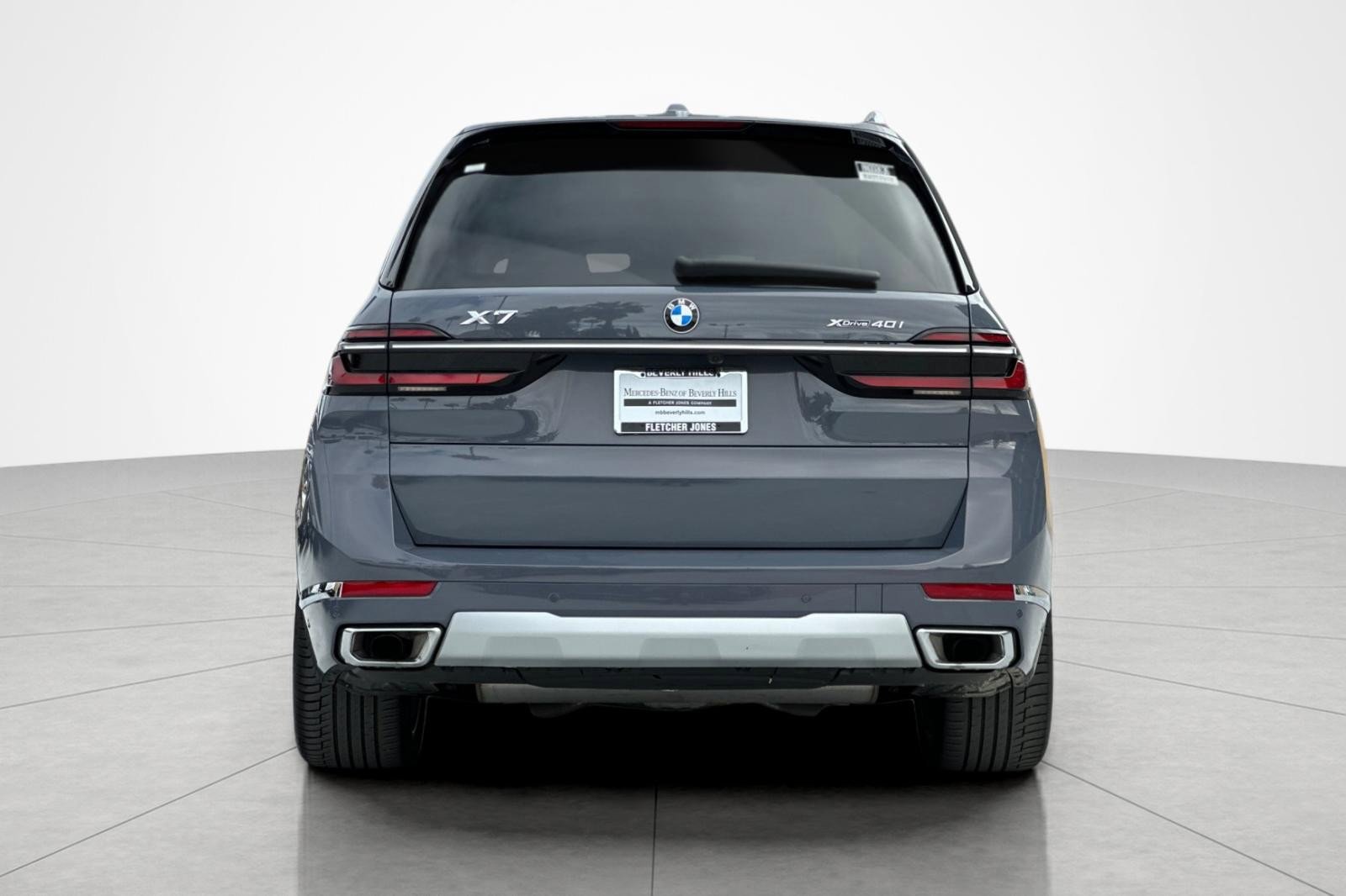 Used 2024 BMW X7 xDrive40i w/ Premium Package AWD/4WD image 4
