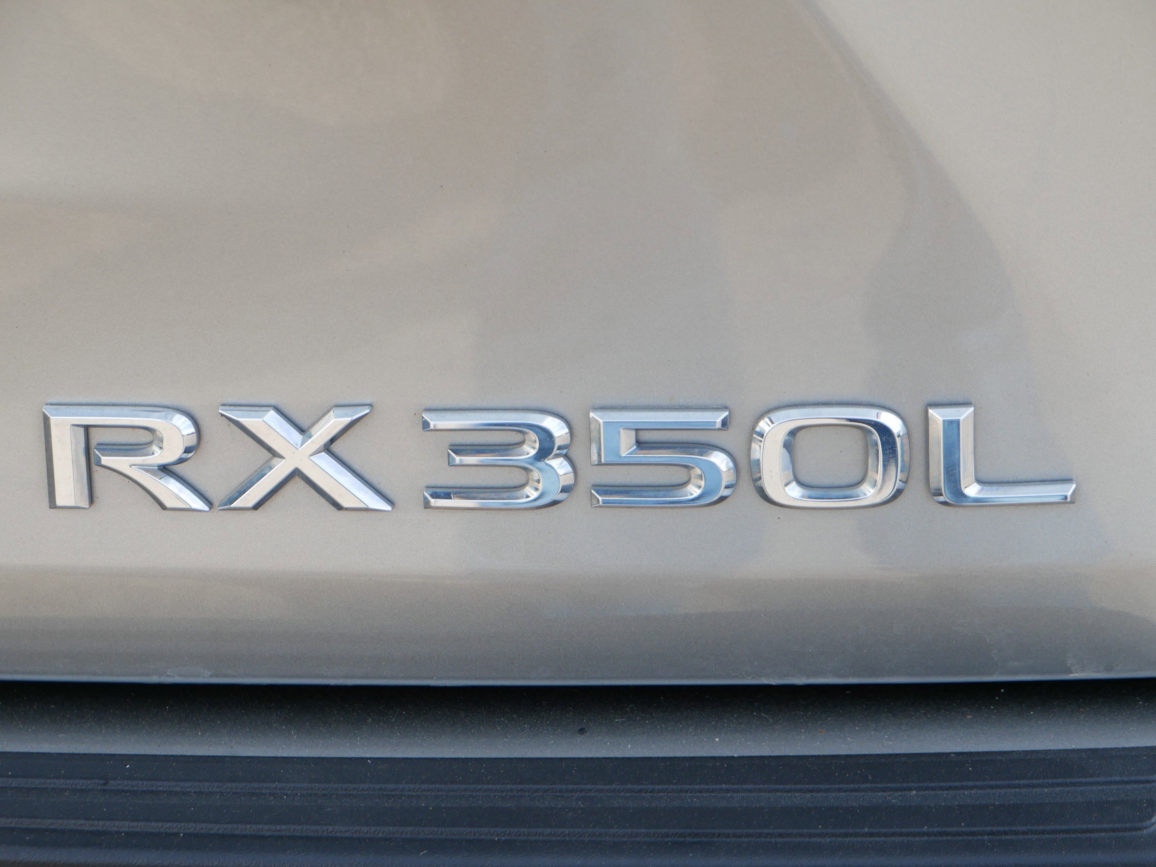 Used 2018 Lexus RX 350L Premium w/ Premium Package image 5