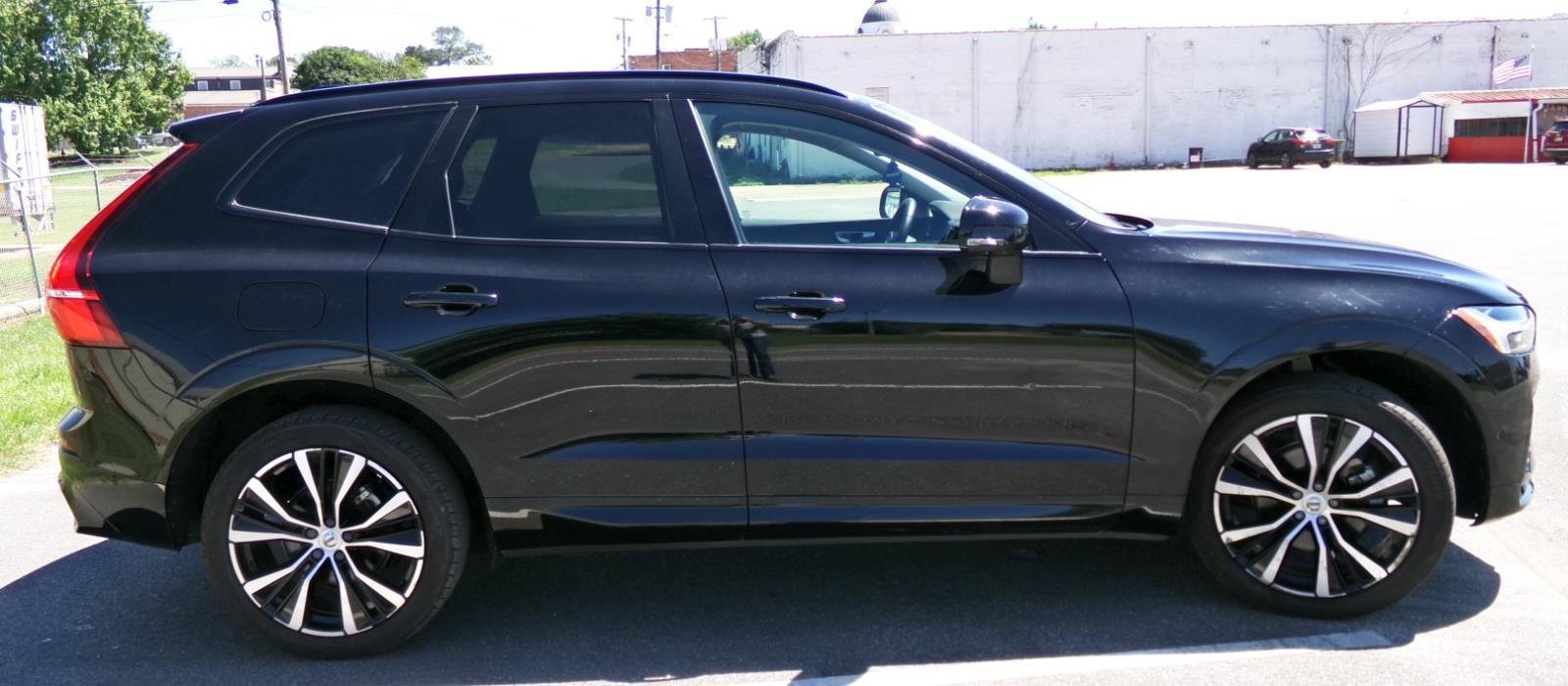Used 2024 Volvo XC60 B5 Plus AWD/4WD image 5