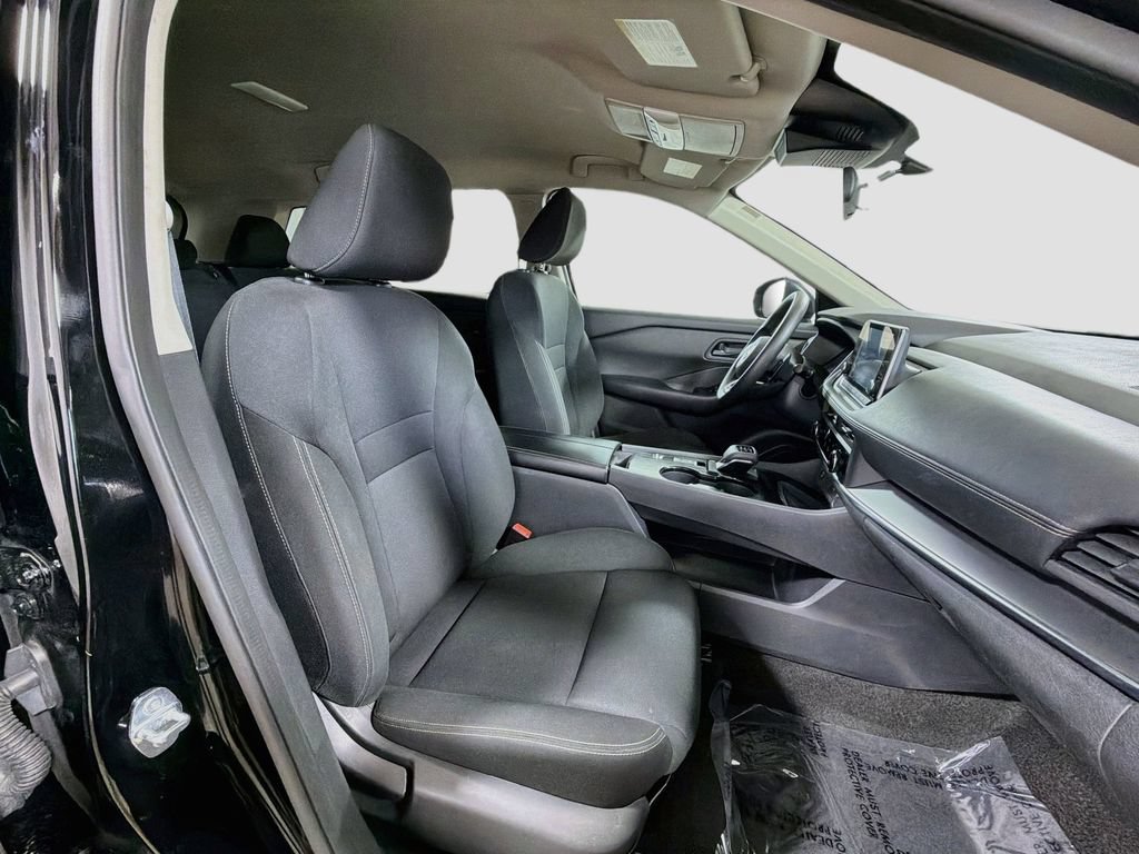 Used 2024 Nissan Rogue S FWD image 27