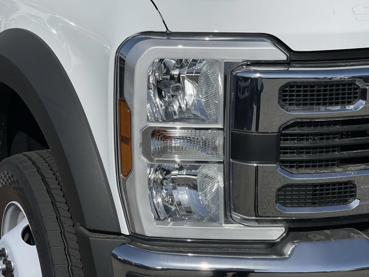 New 2025 Ford F550 2WD Regular Cab Super Duty image 7