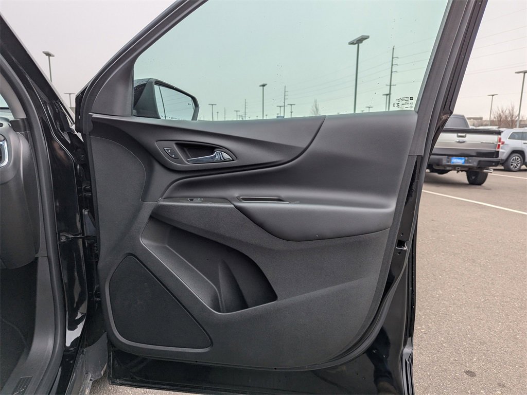 Used 2023 Chevrolet Equinox LT w/ Driver Convenience Package image 37