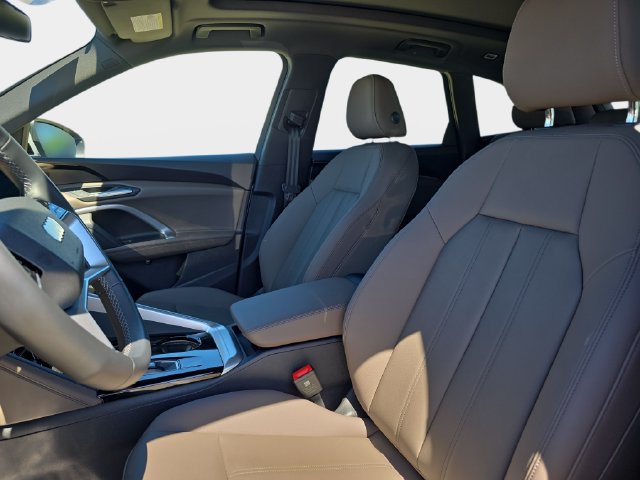 Used 2025 Audi Q5 Premium w/ Convenience Package AWD/4WD image 18