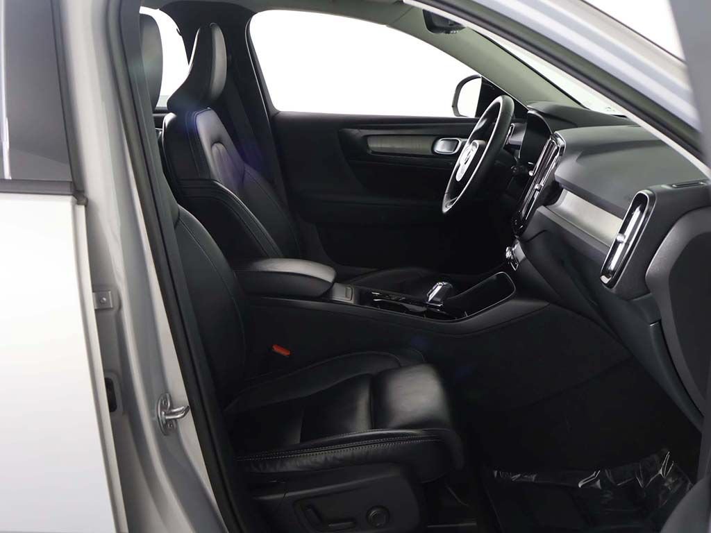 Used 2023 Volvo XC40 B5 Plus w/ Climate Package AWD/4WD image 27