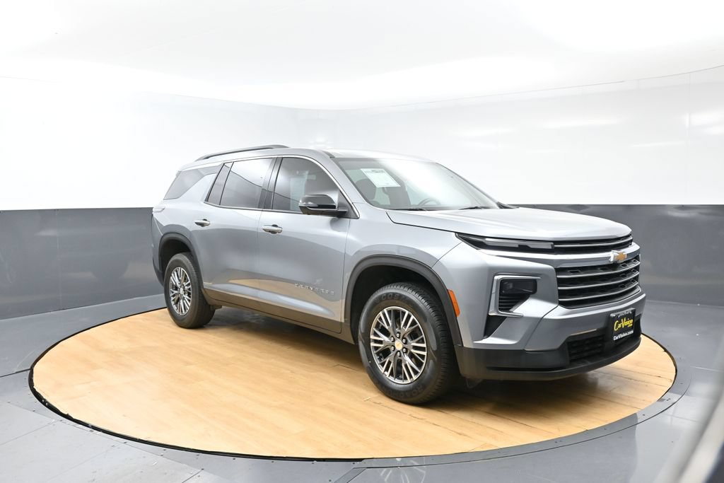 Used 2024 Chevrolet Traverse LT FWD image 8