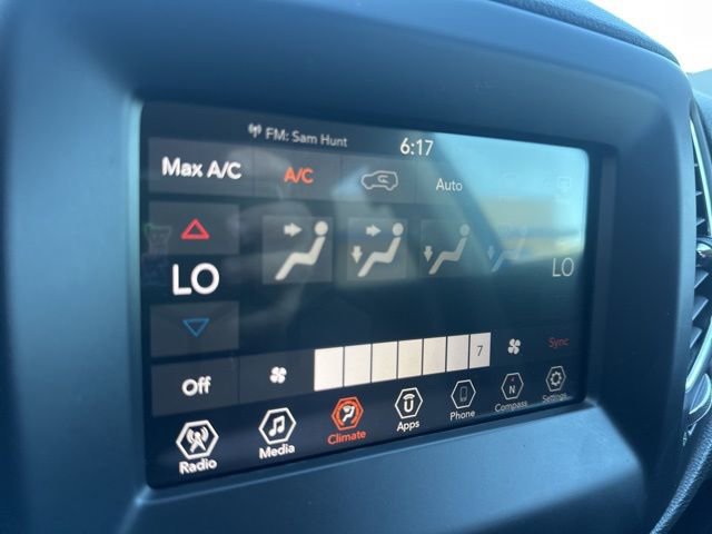 Used 2019 Jeep Compass Latitude image 19