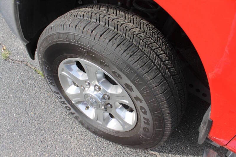 Used 2024 RAM 2500 Big Horn w/ Bed Utility Group image 13