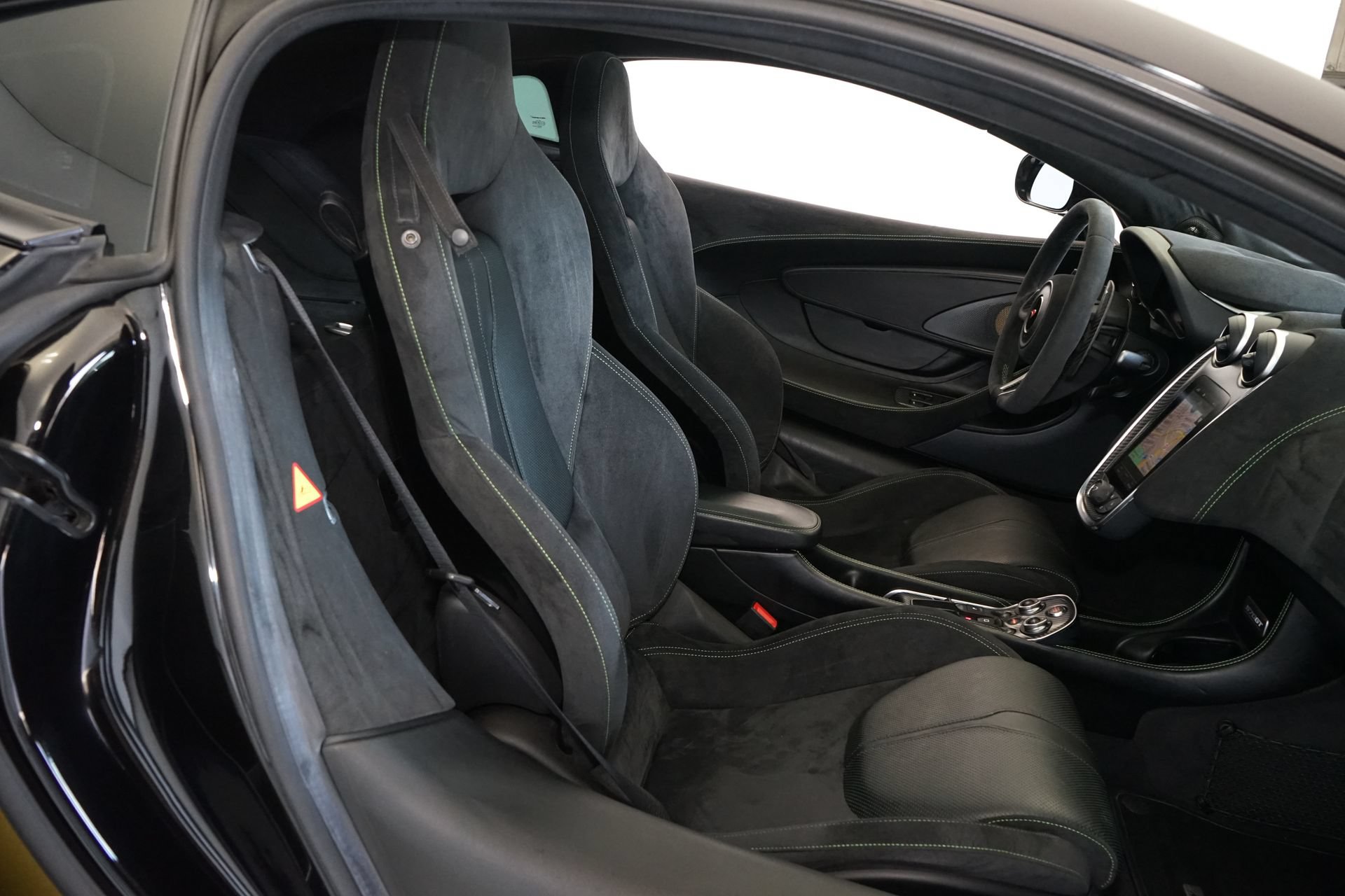 Used 2017 McLaren 570S RWD image 14