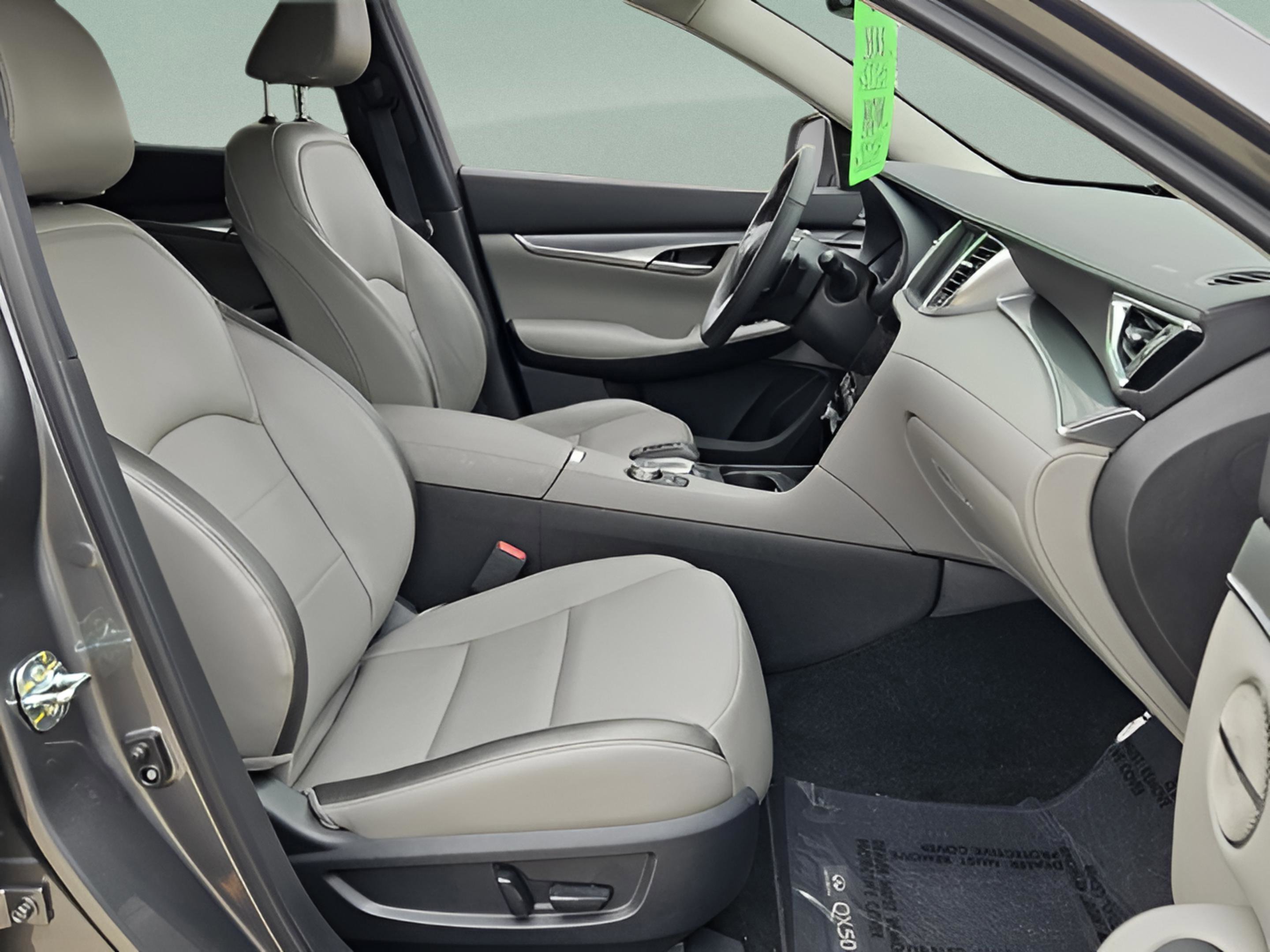 Certified 2025 INFINITI QX50 Luxe image 17