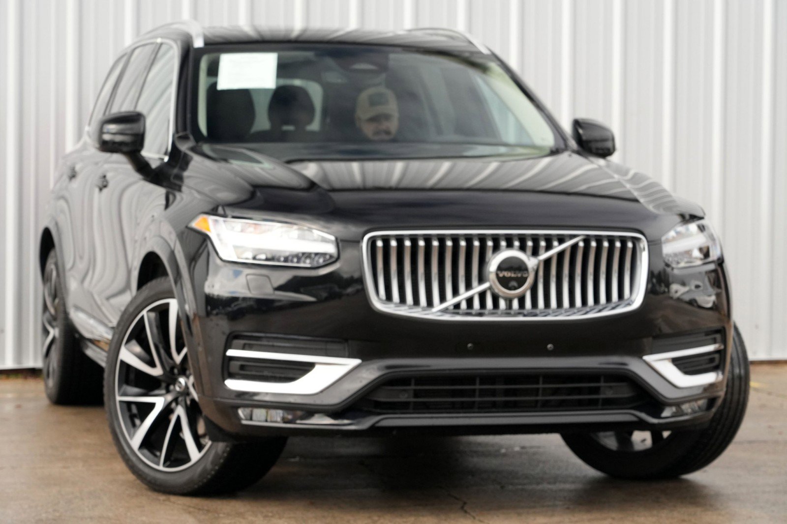 Used 2023 Volvo XC90 B6 Plus w/ Protection Package Premier AWD/4WD image 4