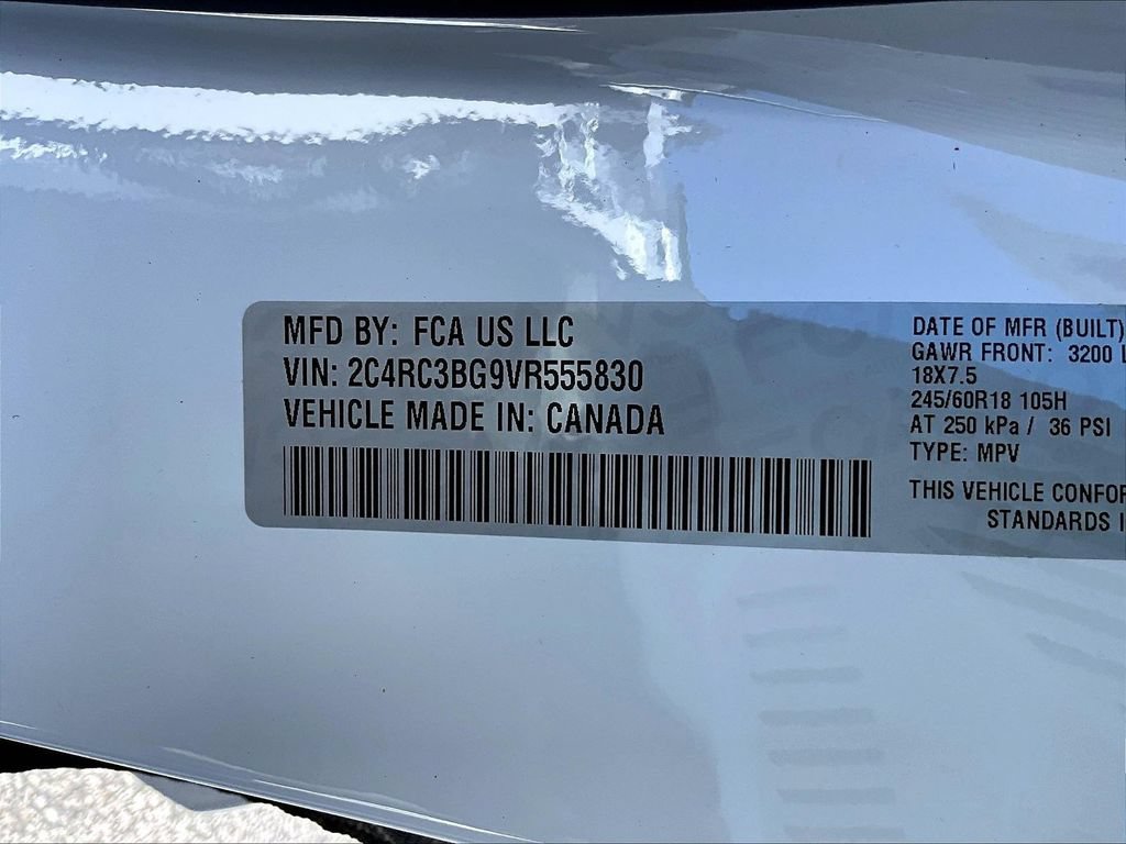 New 2027 Chrysler Pacifica Select w/ Family Tech Group AWD/4WD image 21