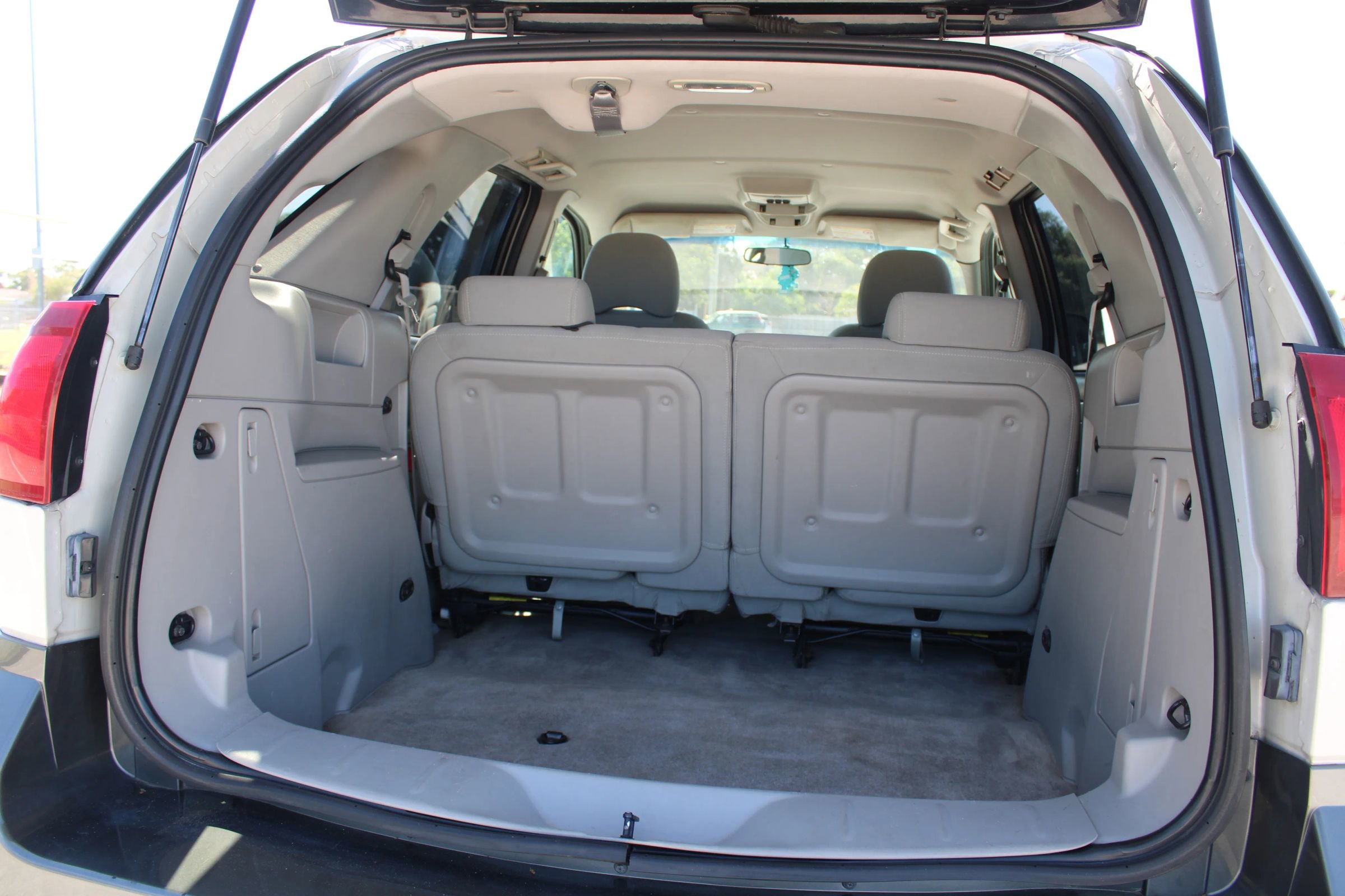 Used 2004 Buick Rendezvous CX image 16