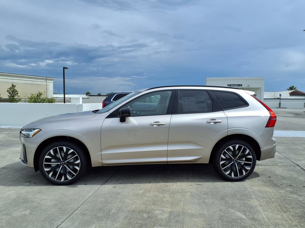 New 2026 Volvo XC60 B5 Ultra w/ Protection Package Premier image 4