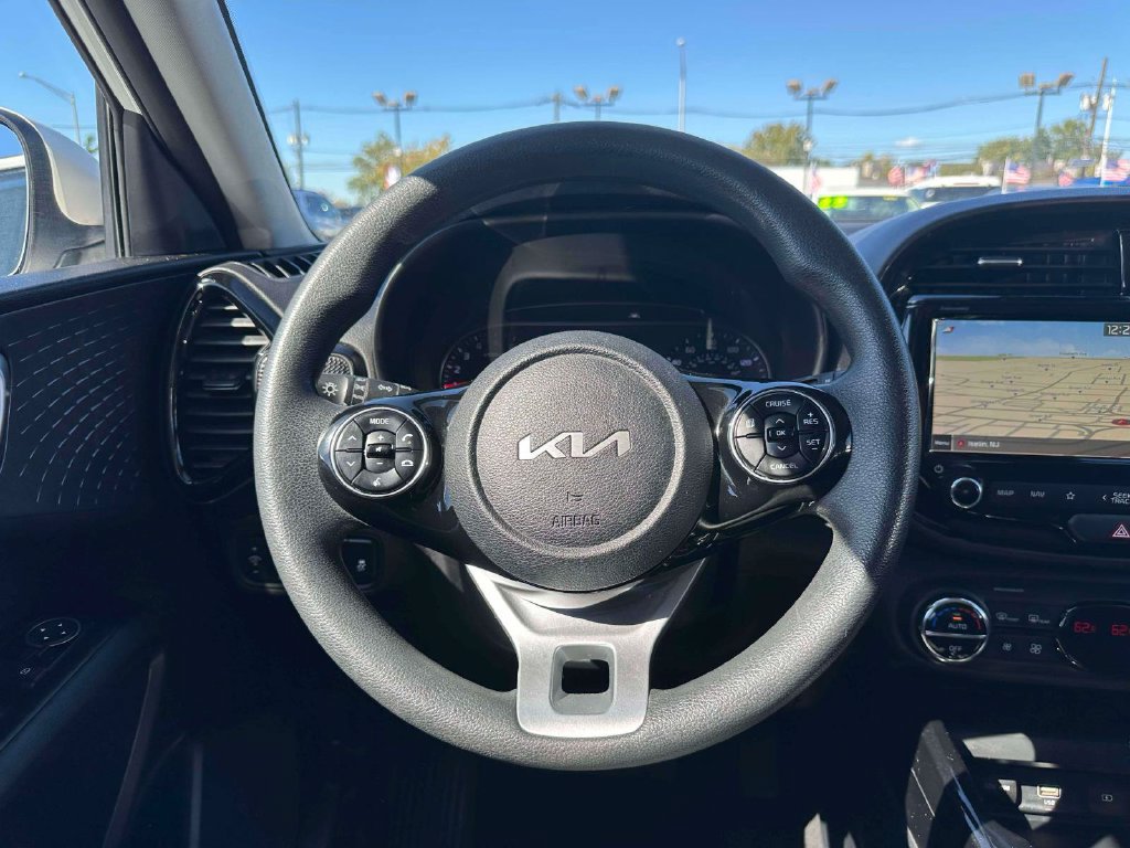 Used 2022 Kia Soul S FWD image 12
