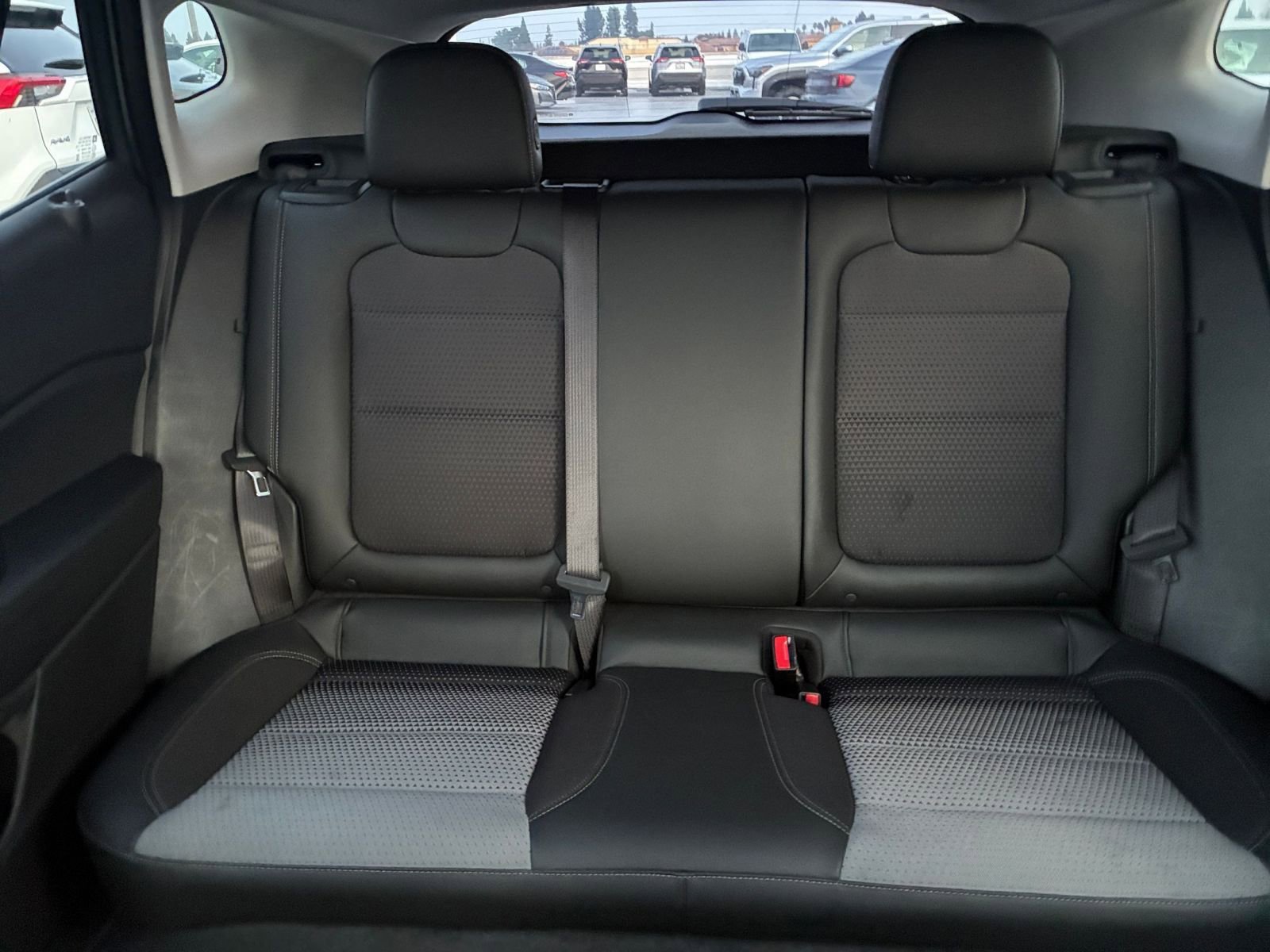 Used 2025 Chevrolet Trax LT image 36