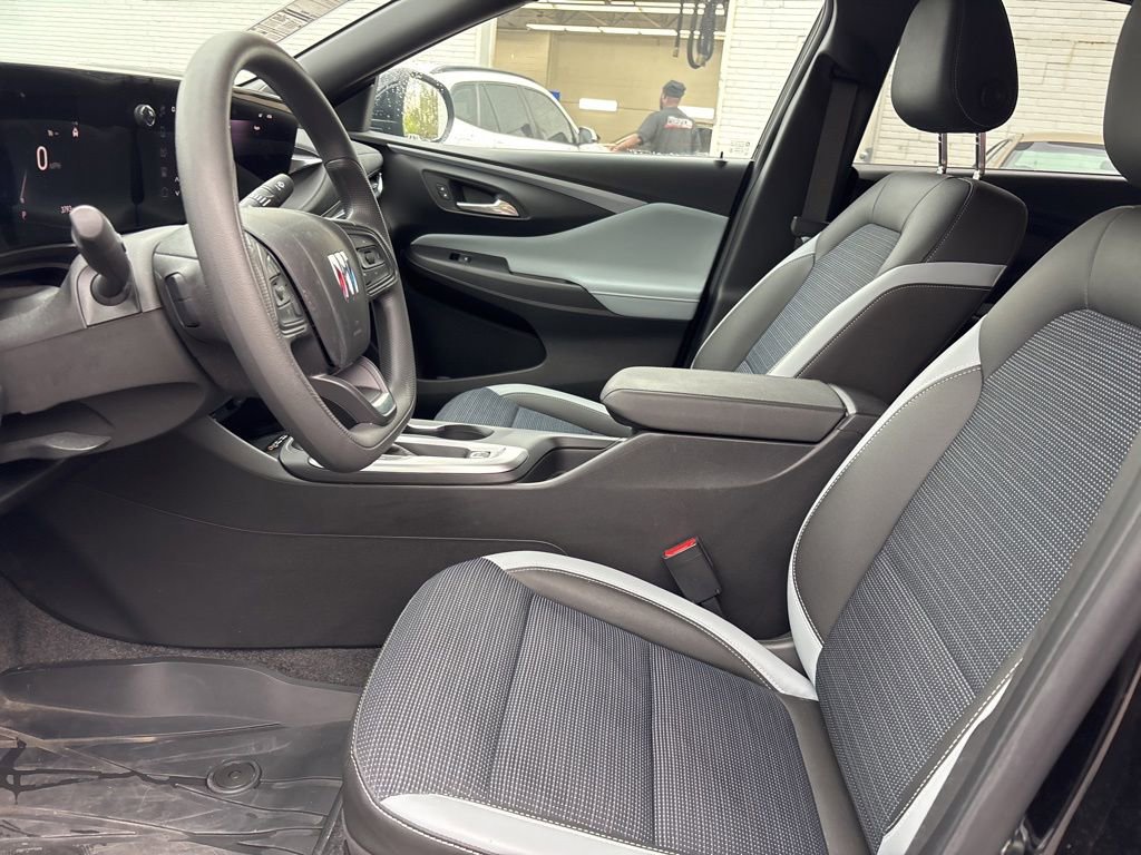 Used 2024 Buick Envista Preferred w/ Convenience II Package FWD image 8