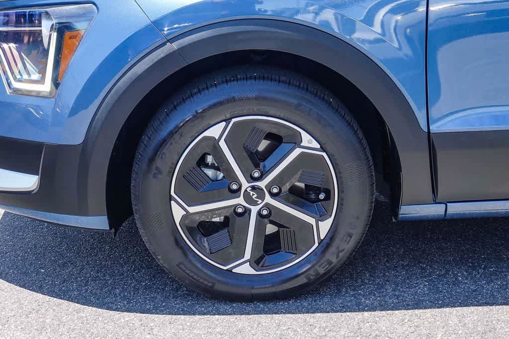 Certified 2023 Kia Niro EX FWD image 9