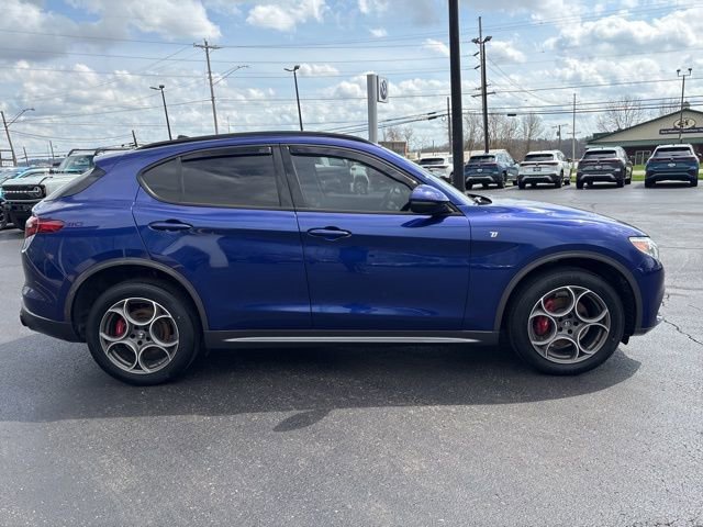 Used 2022 Alfa Romeo Stelvio Ti image 4
