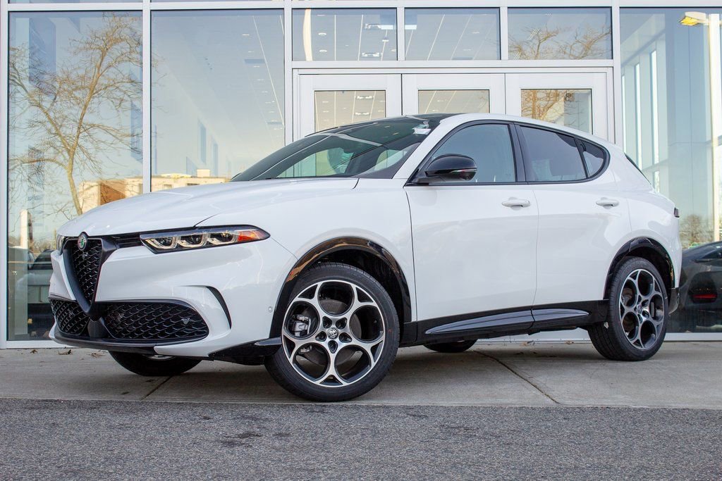 Used 2025 Alfa Romeo Tonale w/ Premium Package video 1