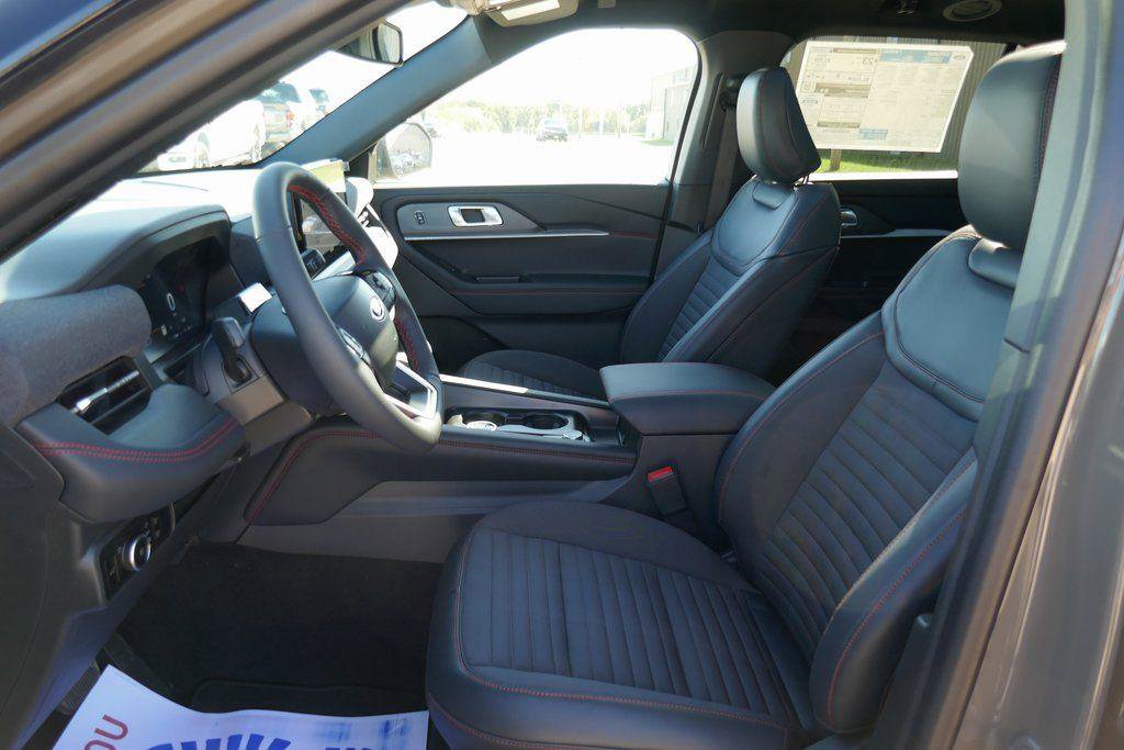 New 2026 Ford Explorer ST-Line w/ ST-Line Street Pack image 14