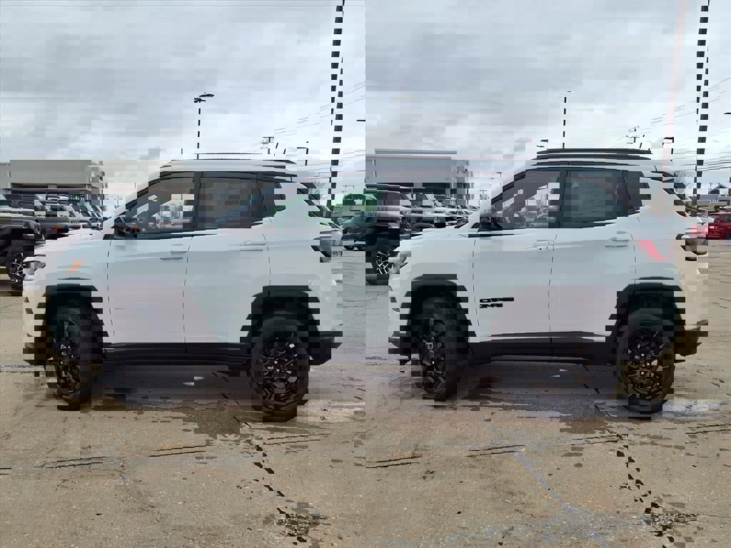 New 2026 Jeep Compass Latitude image 21