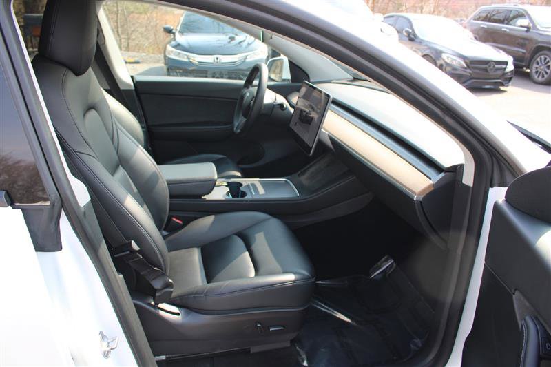 Used 2022 Tesla Model Y Long Range image 13