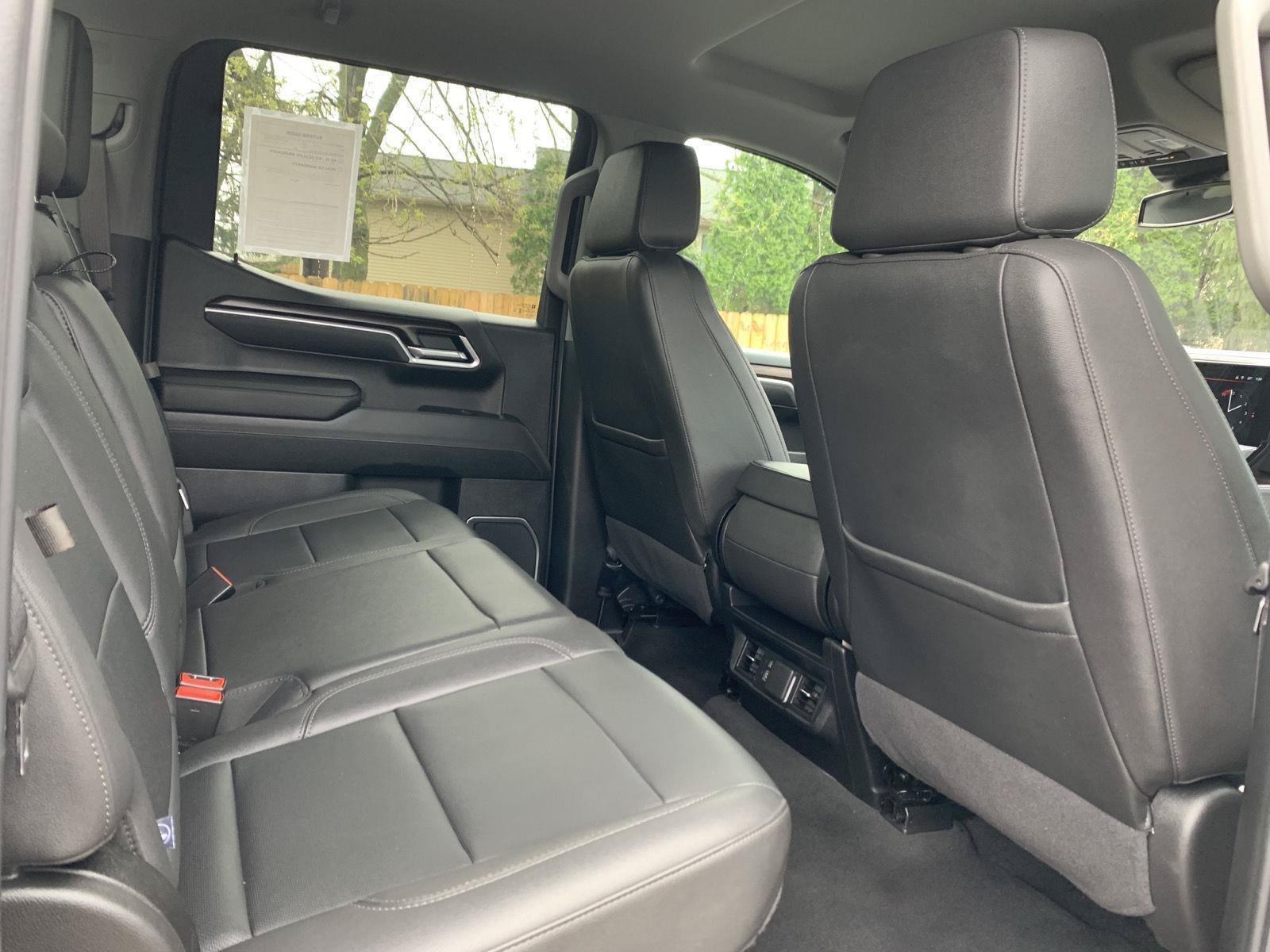 Used 2025 GMC Sierra 1500 SLT AWD/4WD image 24