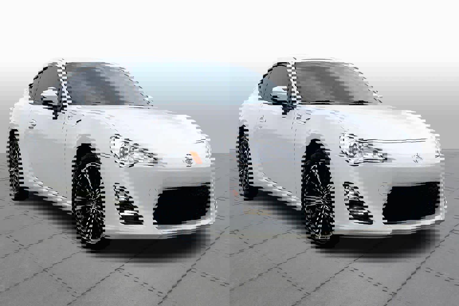 Used 2015 Scion FR-S image 3