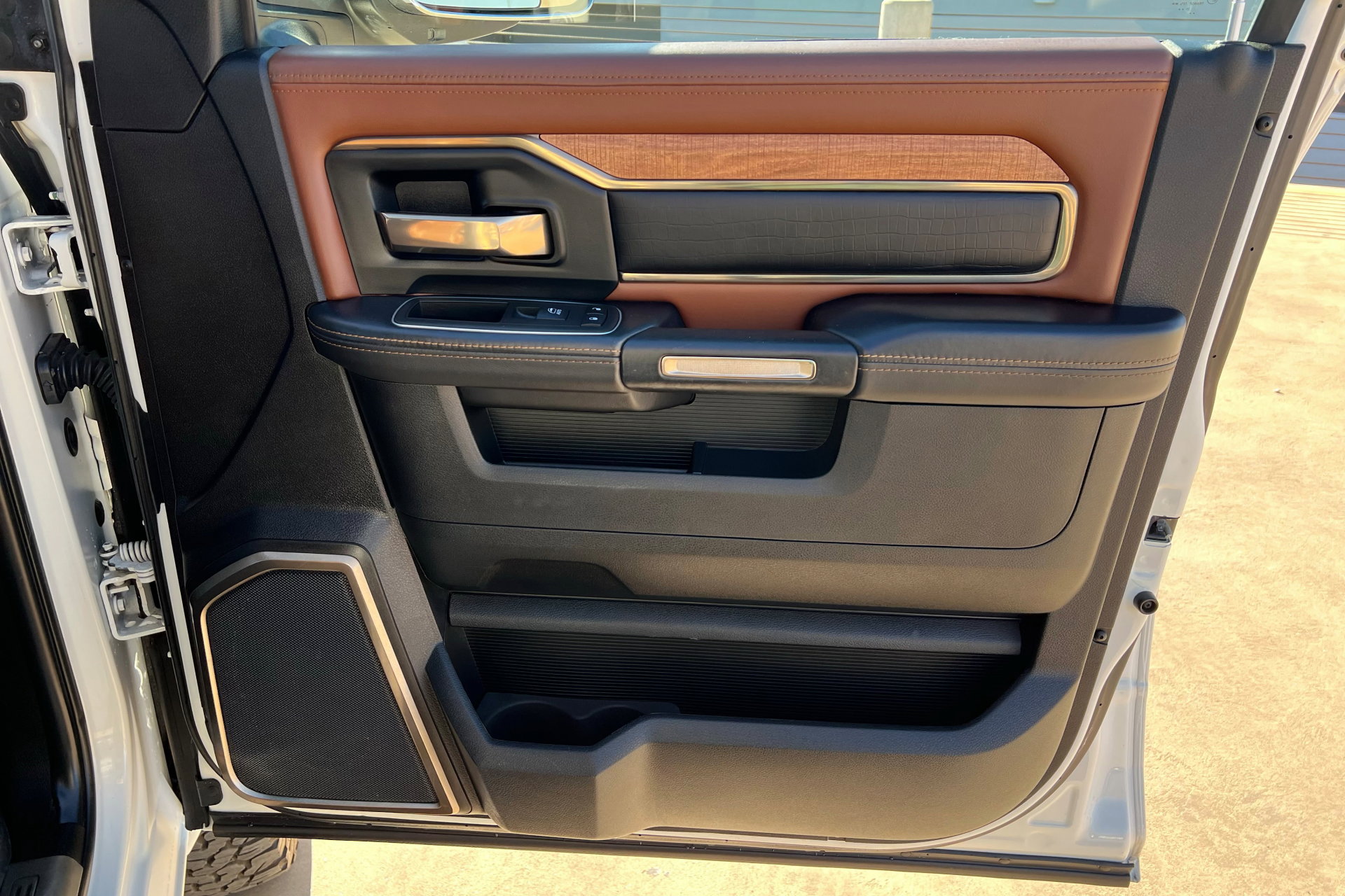 Certified 2022 RAM 2500 Limited image 22