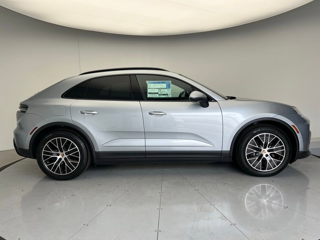 New 2025 Porsche Macan Electric image 23