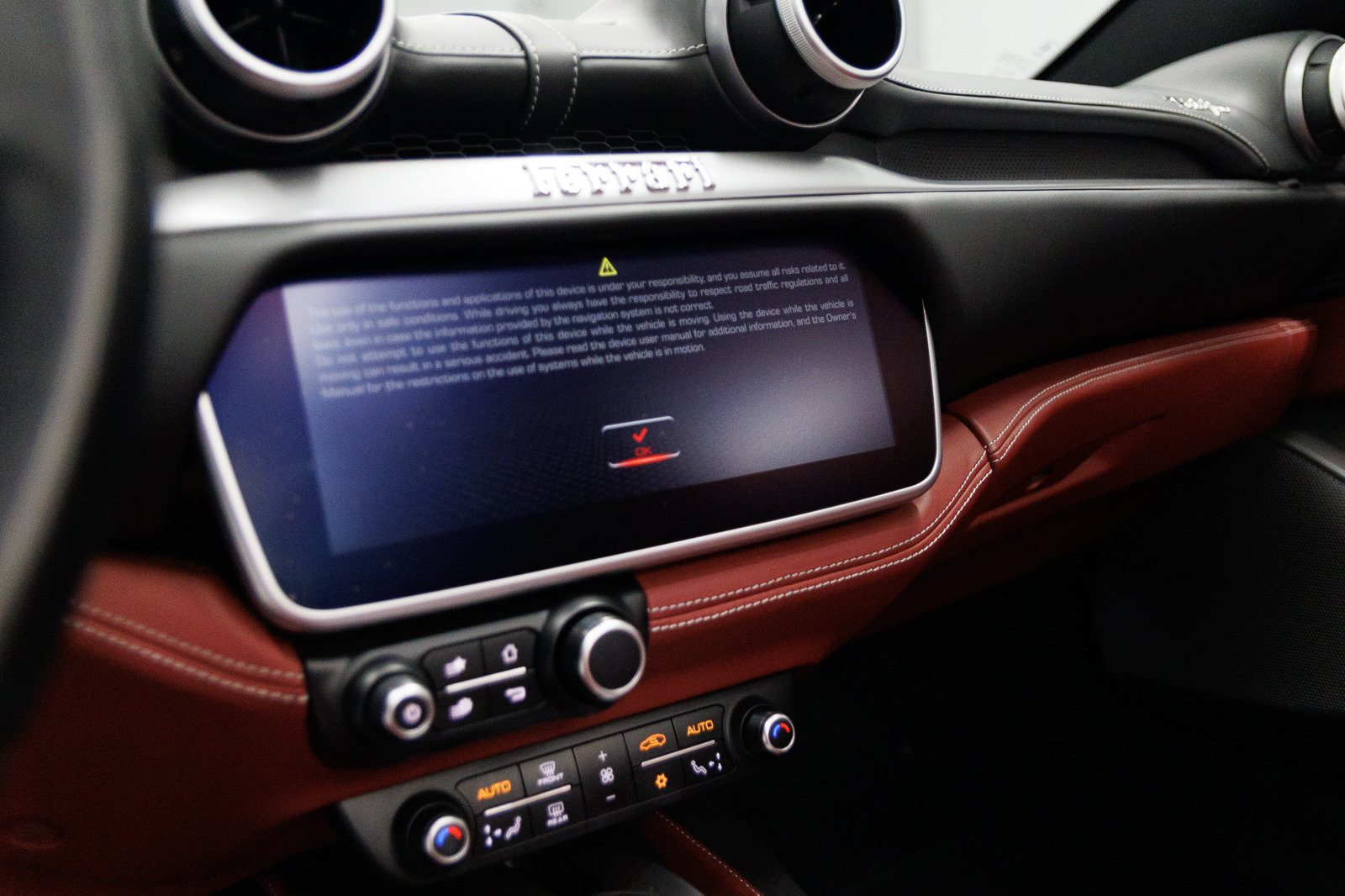 Used 2019 Ferrari Portofino RWD image 37
