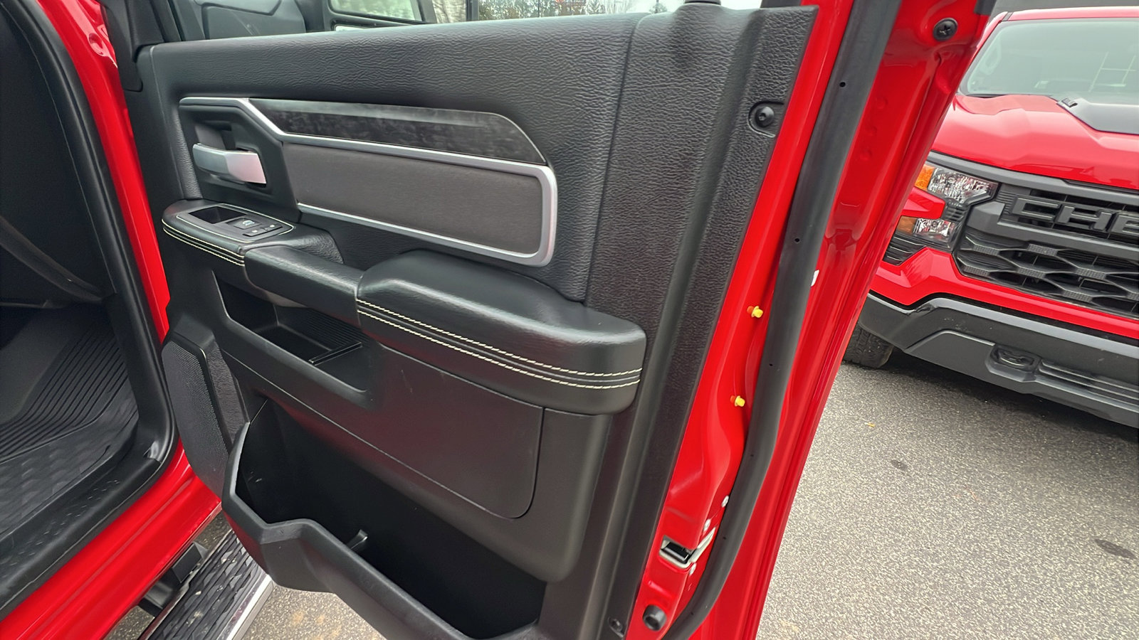 Used 2024 RAM 2500 Big Horn w/ Bed Utility Group image 18