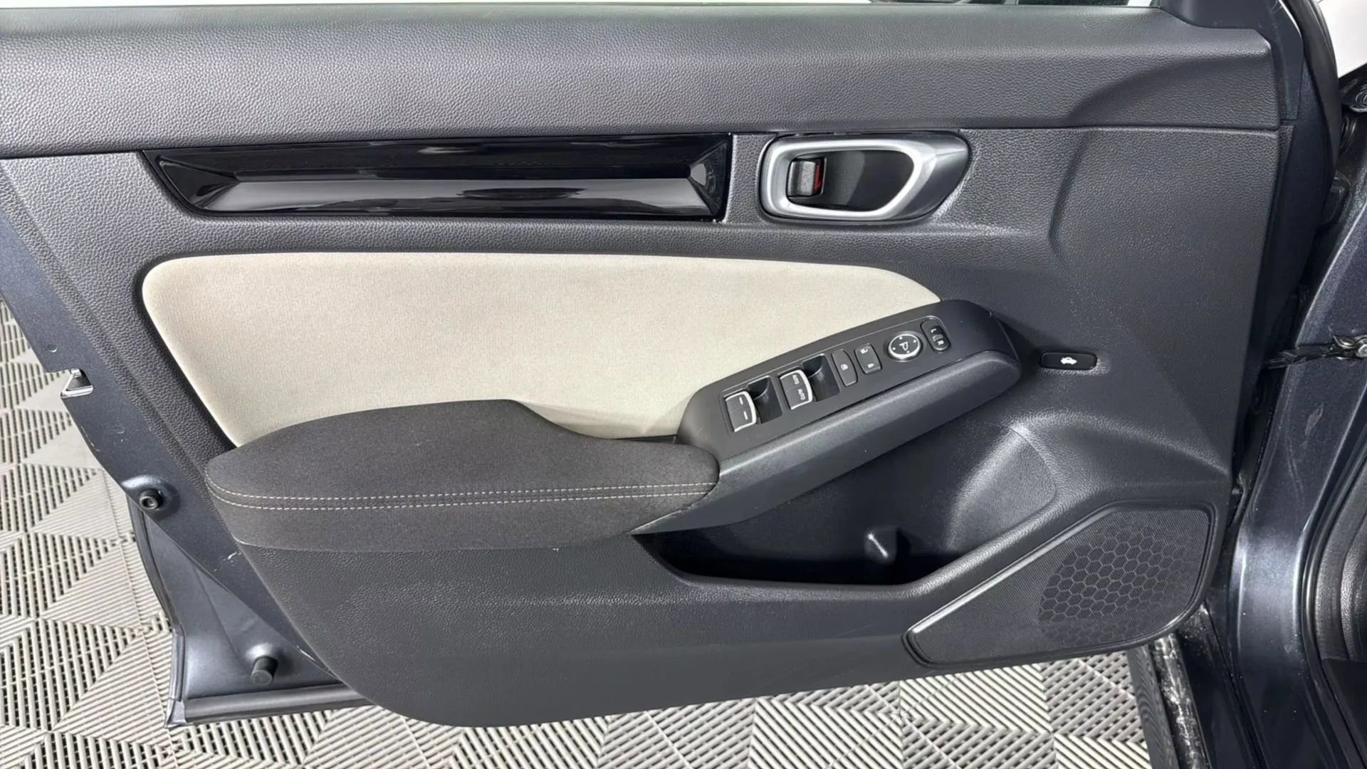 Used 2024 Honda Civic EX image 38