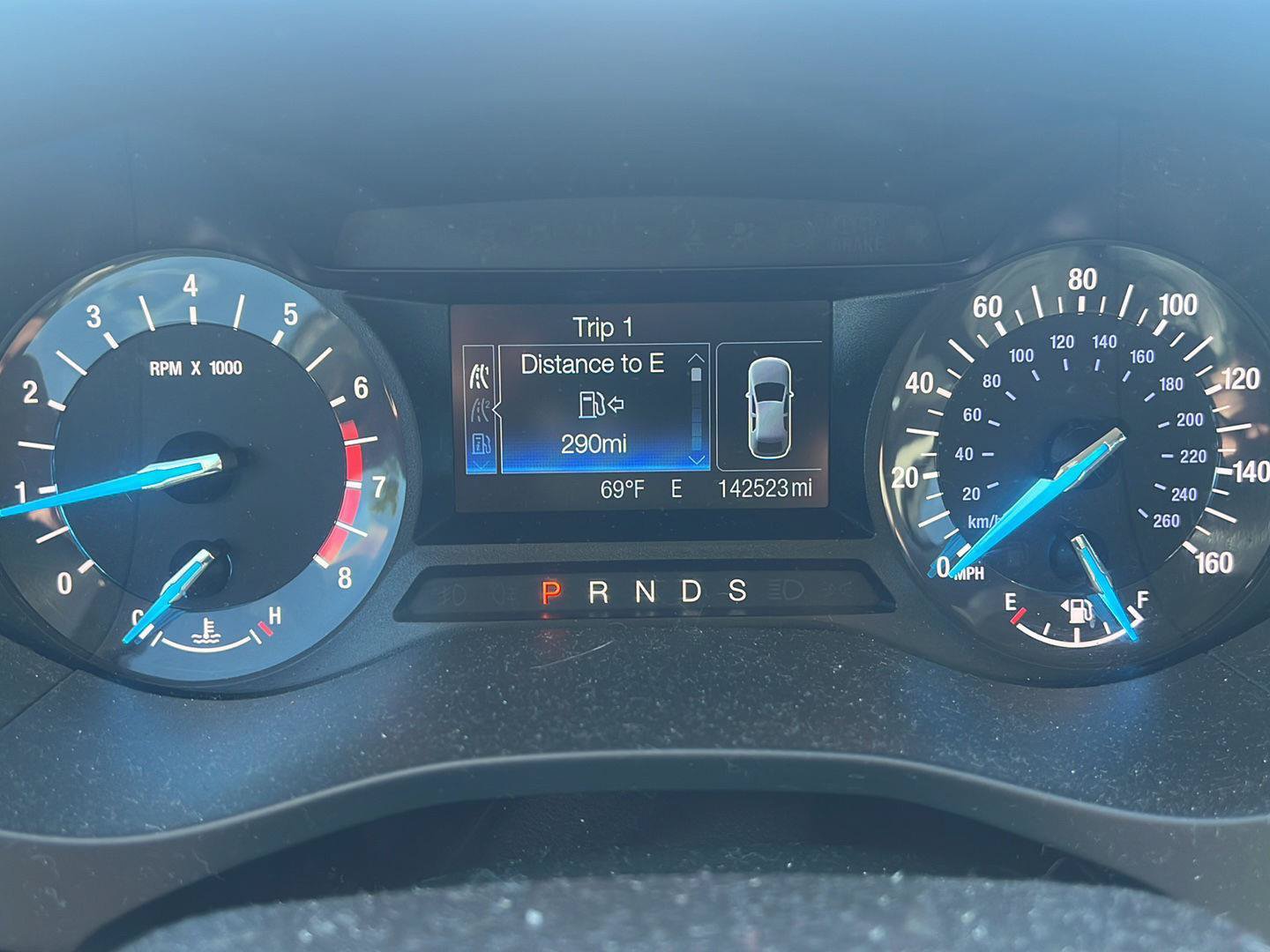 Used 2015 Ford Fusion SE FWD image 19