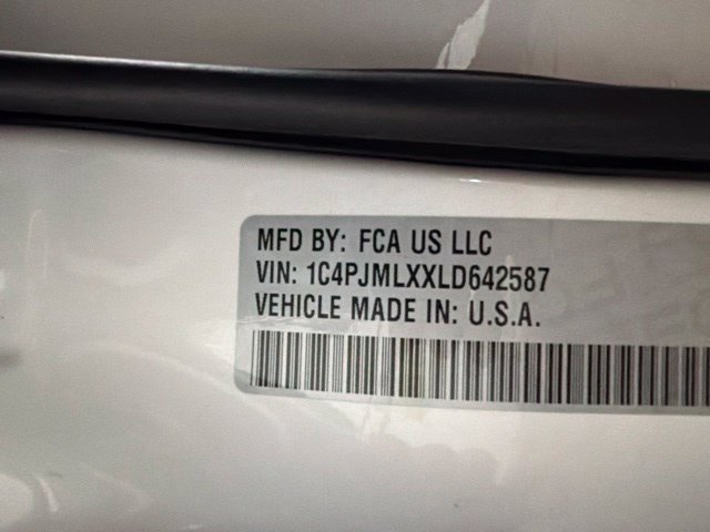 Used 2020 Jeep Cherokee Latitude Lux w/ Comfort/Convenience Group AWD/4WD image 24