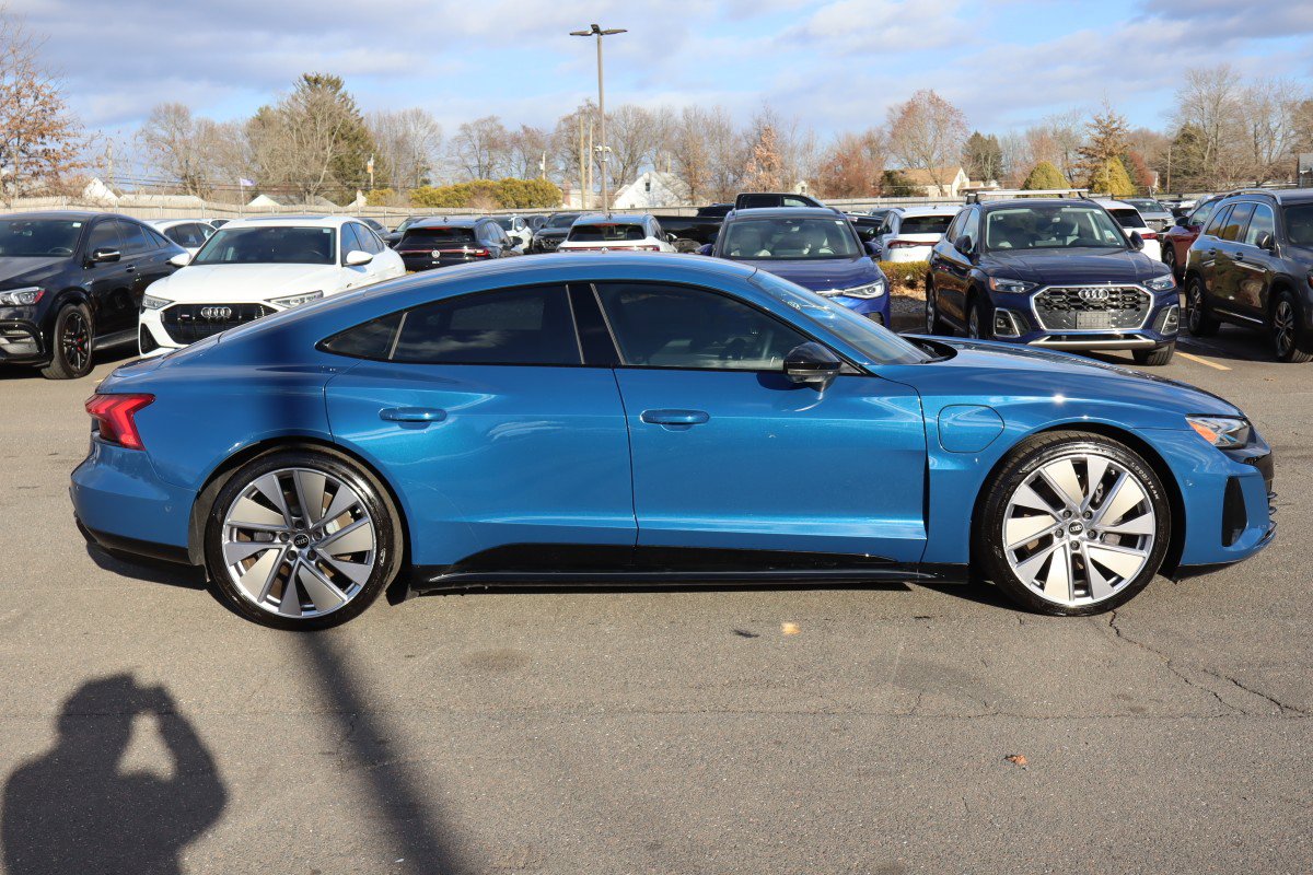 Used 2022 Audi e-tron GT Prestige AWD/4WD image 4