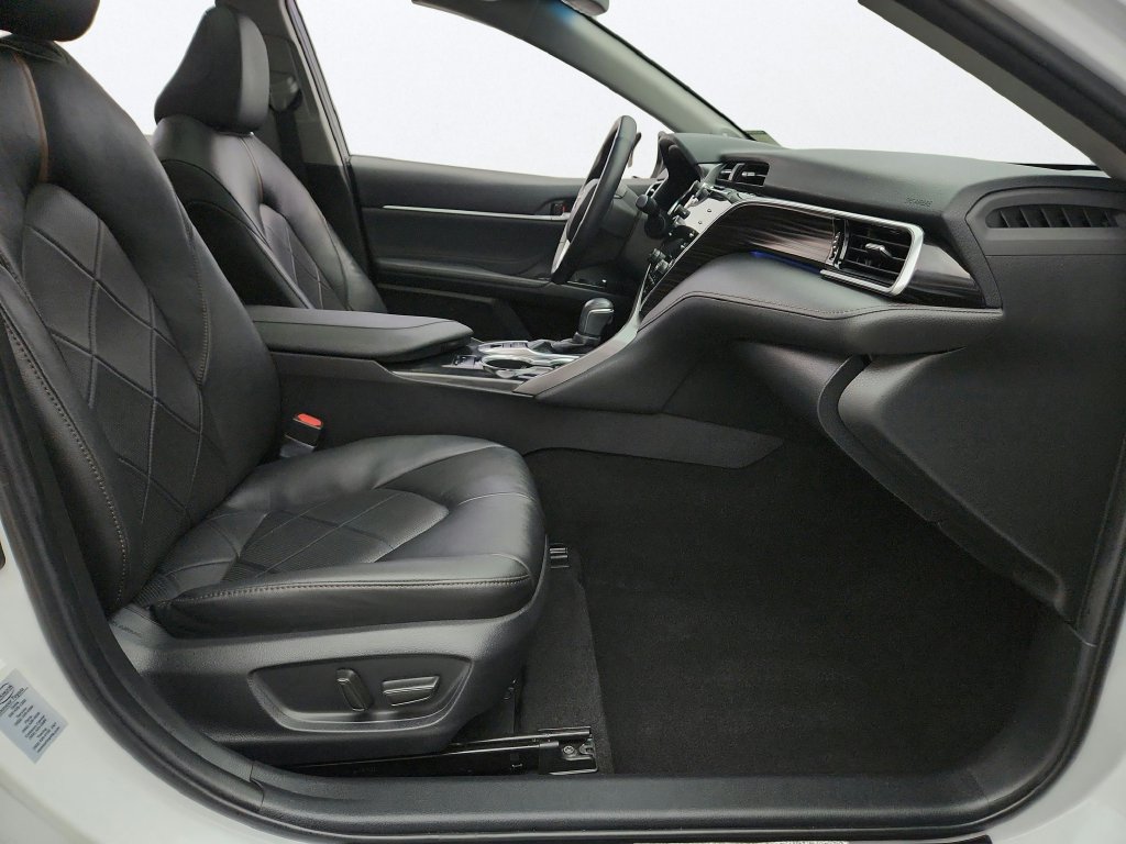 Used 2018 Toyota Camry XLE w/ Audio Package FWD image 26
