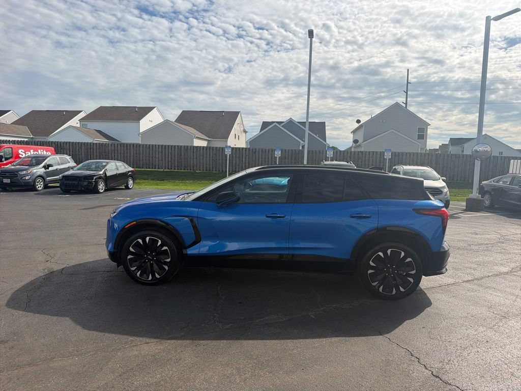 Used 2025 Chevrolet Blazer EV RS FWD image 5