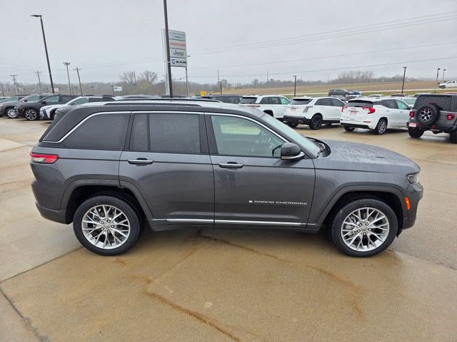 Certified 2022 Jeep Grand Cherokee Summit w/ Adv Protech Group IV AWD/4WD image 9